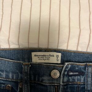 Abercrombie & Fitch Ankle Straight Blue Jeans